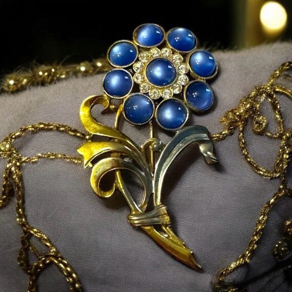 Rare Blue Moonglow Lucite Rhinestone FloralBrooch 1940's. Janice Page Estate